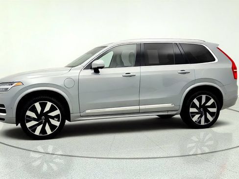 Used 2024 Volvo XC90 T8 Ultimate w/ Protection Package Premier AWD/4WD image 8
