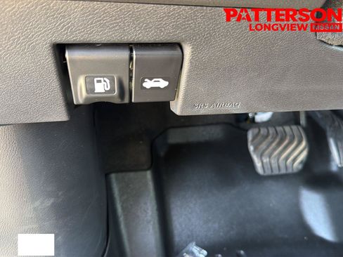 Used 2023 Nissan Kicks SR FWD image 12