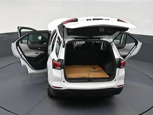 Used 2024 Chevrolet Equinox LS FWD image 32