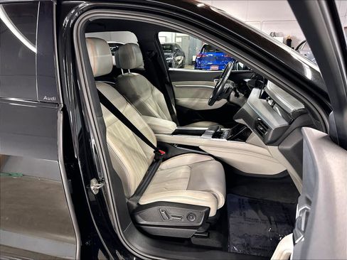 Used 2024 Audi Q8 e-tron Prestige w/ Prestige Package AWD/4WD image 10