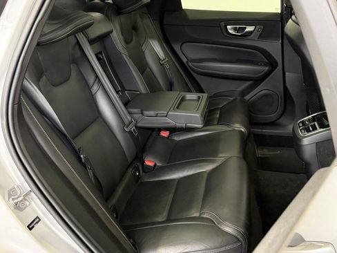 Used 2021 Volvo XC60 T6 Inscription image 14