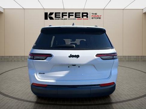 New 2025 Jeep Grand Cherokee L Altitude image 4