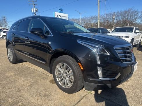 Used 2018 Cadillac XT5 Luxury w/ Driver Awareness Package image 3