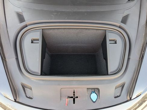 New 2025 Porsche Taycan 4S image 28