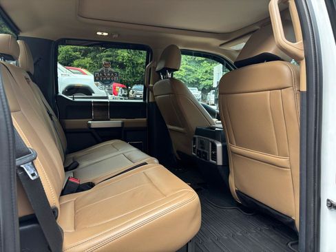 Used 2022 Ford F350 Lariat w/ Lariat Ultimate Package AWD/4WD image 16