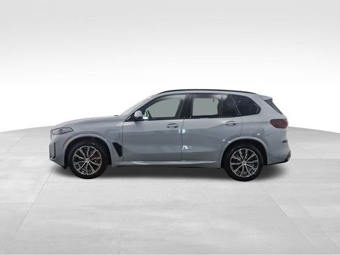New 2026 BMW X5 xDrive50e w/ M Sport Package image 3