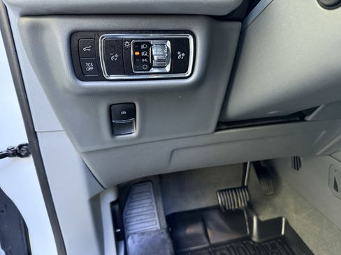 Used 2023 Lincoln Nautilus Reserve w/ Cargo Utility Package image 34