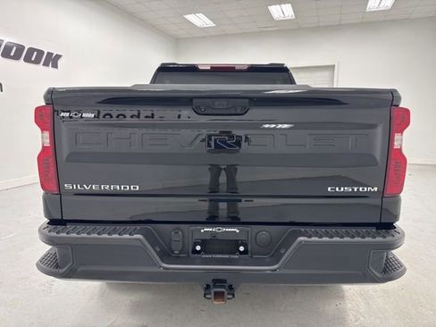 Used 2024 Chevrolet Silverado 1500 Custom image 6