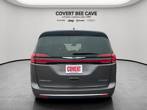 Used 2023 Chrysler Pacifica Pinnacle image 8