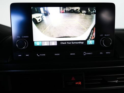 Used 2023 Honda Pilot Sport image 17