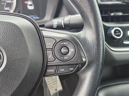 Used 2022 Toyota Corolla LE FWD image 30