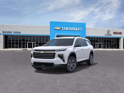 New 2026 Chevrolet Traverse LT w/ Driver Confidence Package FWD image 8