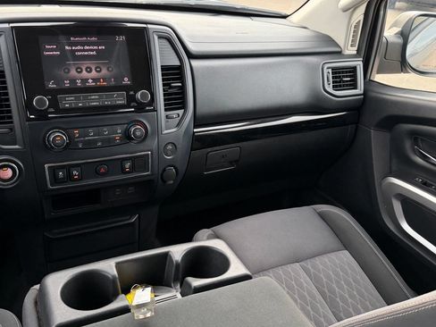 Used 2022 Nissan Titan SV RWD image 15