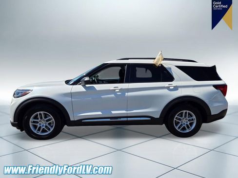 Certified 2025 Ford Explorer Active RWD image 4