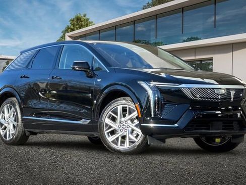 New 2026 Cadillac Optiq Luxury 1 image 2