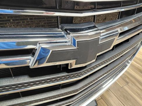 Used 2020 Chevrolet Traverse LT FWD image 14