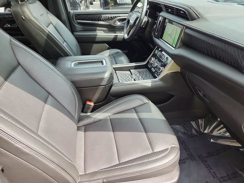 Used 2023 GMC Yukon Denali w/ Max Trailering Package AWD/4WD image 3