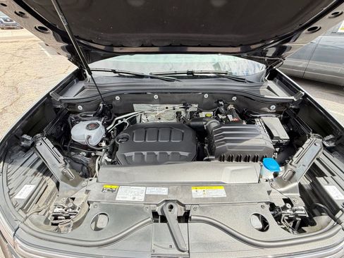 Used 2025 Volkswagen Atlas SE AWD/4WD image 34