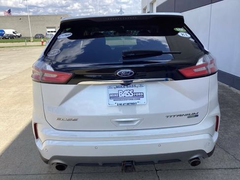 Used 2019 Ford Edge Titanium w/ Equipment Group 301A AWD/4WD image 11