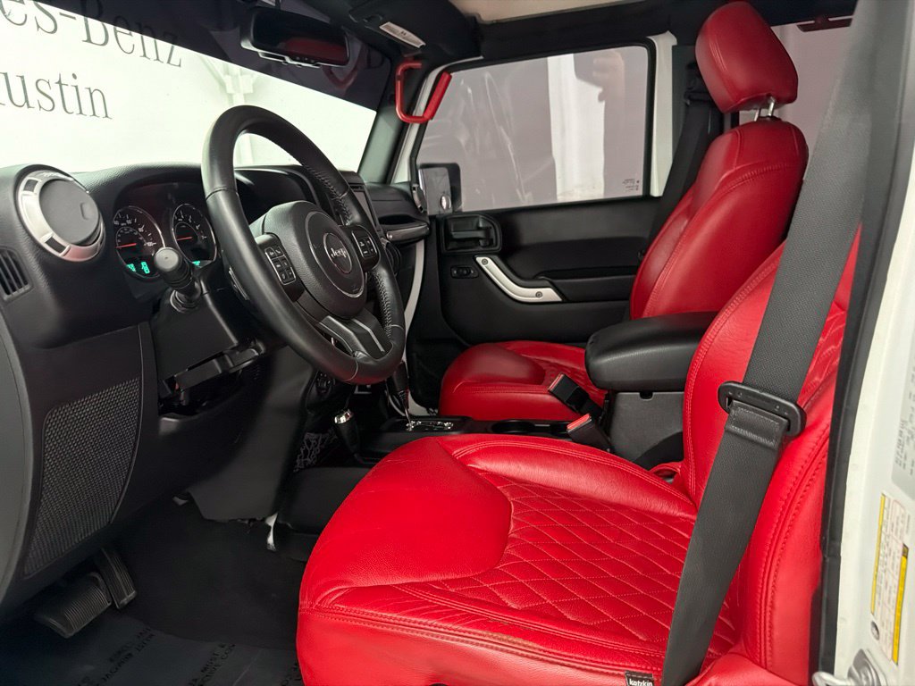 Used 2015 Jeep Wrangler Unlimited Sahara w/ Connectivity Group AWD/4WD image 20