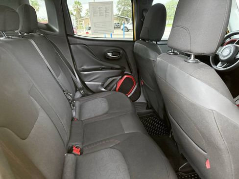 Used 2016 Jeep Renegade Trailhawk AWD/4WD image 9
