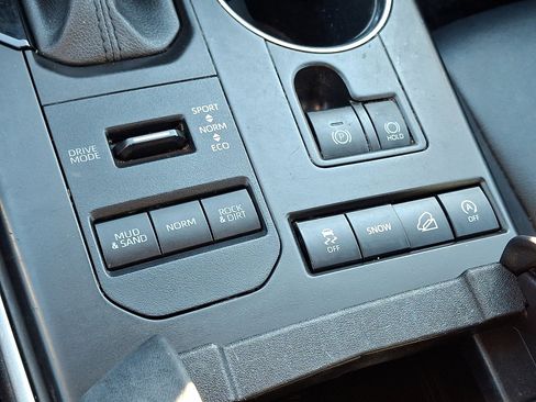 Used 2021 Toyota Highlander XLE image 25