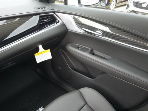 New 2025 Cadillac XT6 Sport w/ Technology Package image 22