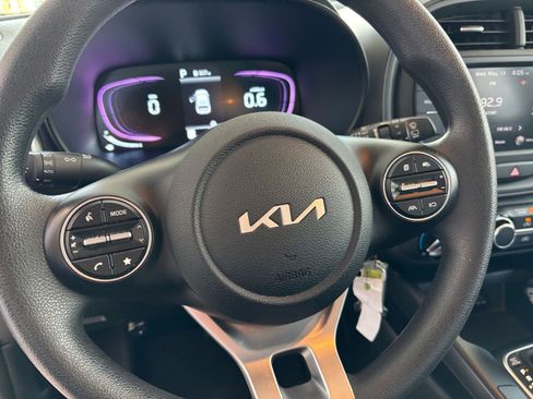 Used 2025 Kia Soul LX w/ LX Technology Package FWD image 28