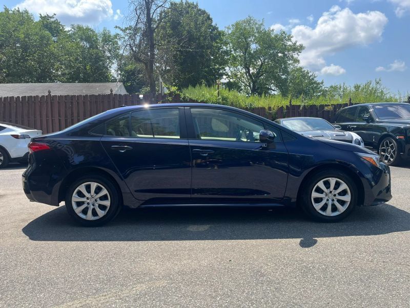 Used 2024 Toyota Corolla LE FWD image 9