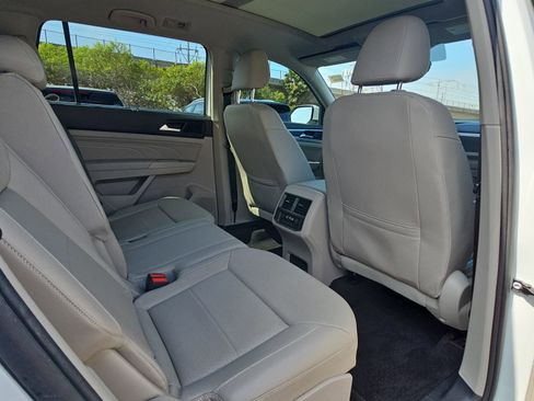 Used 2021 Volkswagen Atlas SE w/ Panoramic Sunroof Package image 11