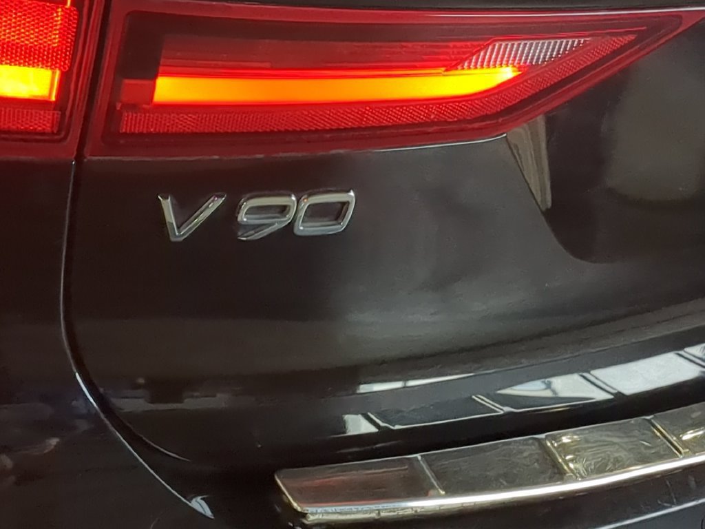 Used 2018 Volvo V90 T6 Cross Country w/ Convenience Package AWD/4WD image 15