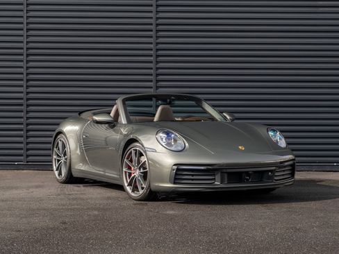 Certified 2022 Porsche 911 Carrera 4S image 10