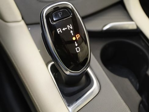 Used 2017 Cadillac XT5 Luxury w/ Driver Awareness Package image 7