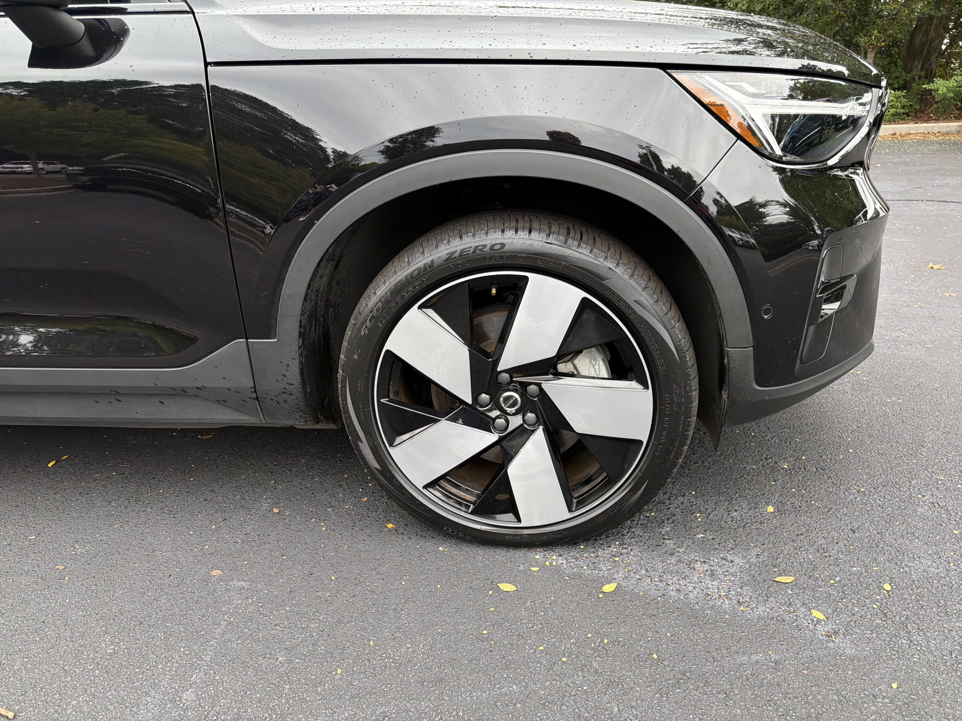 Certified 2023 Volvo C40 P8 Recharge Plus w/ Climate Package AWD/4WD image 13