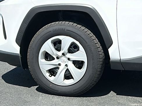 Used 2023 Toyota RAV4 LE AWD/4WD image 9