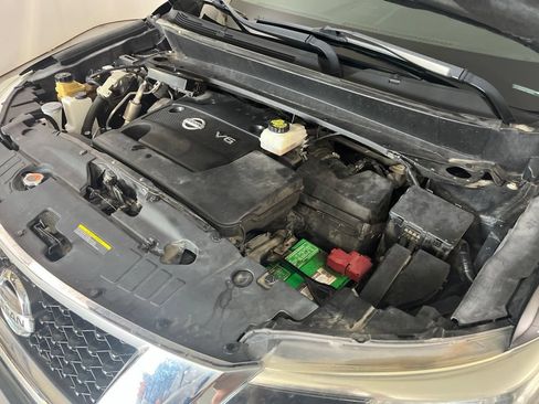 Used 2015 Nissan Pathfinder Platinum FWD image 12