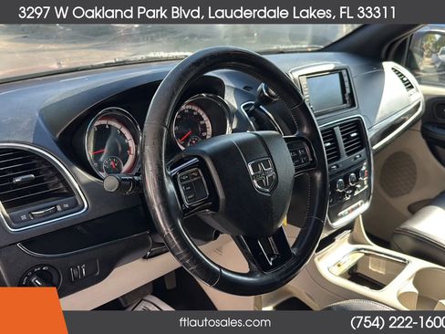 Used 2018 Dodge Grand Caravan SXT image 43