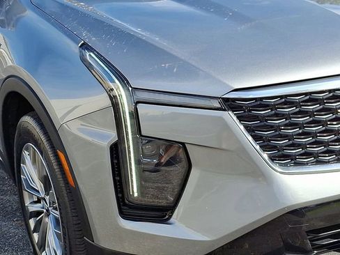 Certified 2025 Cadillac XT4 Premium Luxury image 10