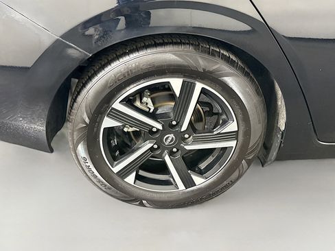Used 2024 Nissan Sentra SV FWD image 33