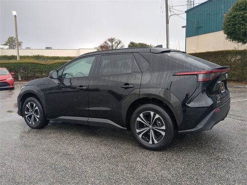 Used 2024 Toyota bZ4X XLE image 6