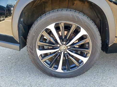 Used 2022 Toyota Highlander XSE image 27