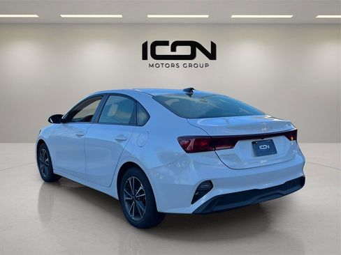 Used 2024 Kia Forte LXS image 3