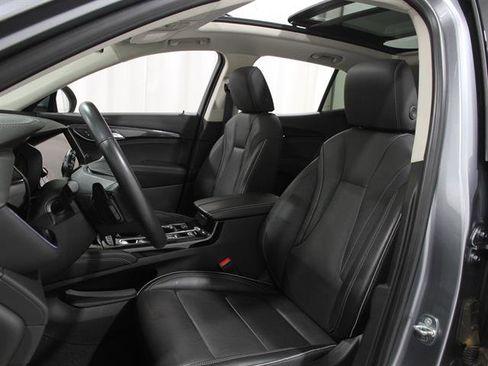 Used 2021 Buick Envision Essence w/ Technology Package I image 4