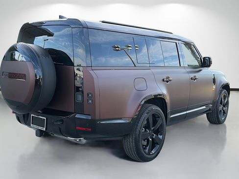 New 2026 Land Rover Defender 130 X-Dynamic SE image 5