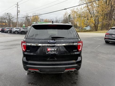 Used 2018 Ford Explorer XLT image 9