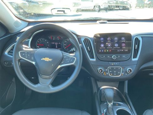 Used 2024 Chevrolet Malibu LT image 17