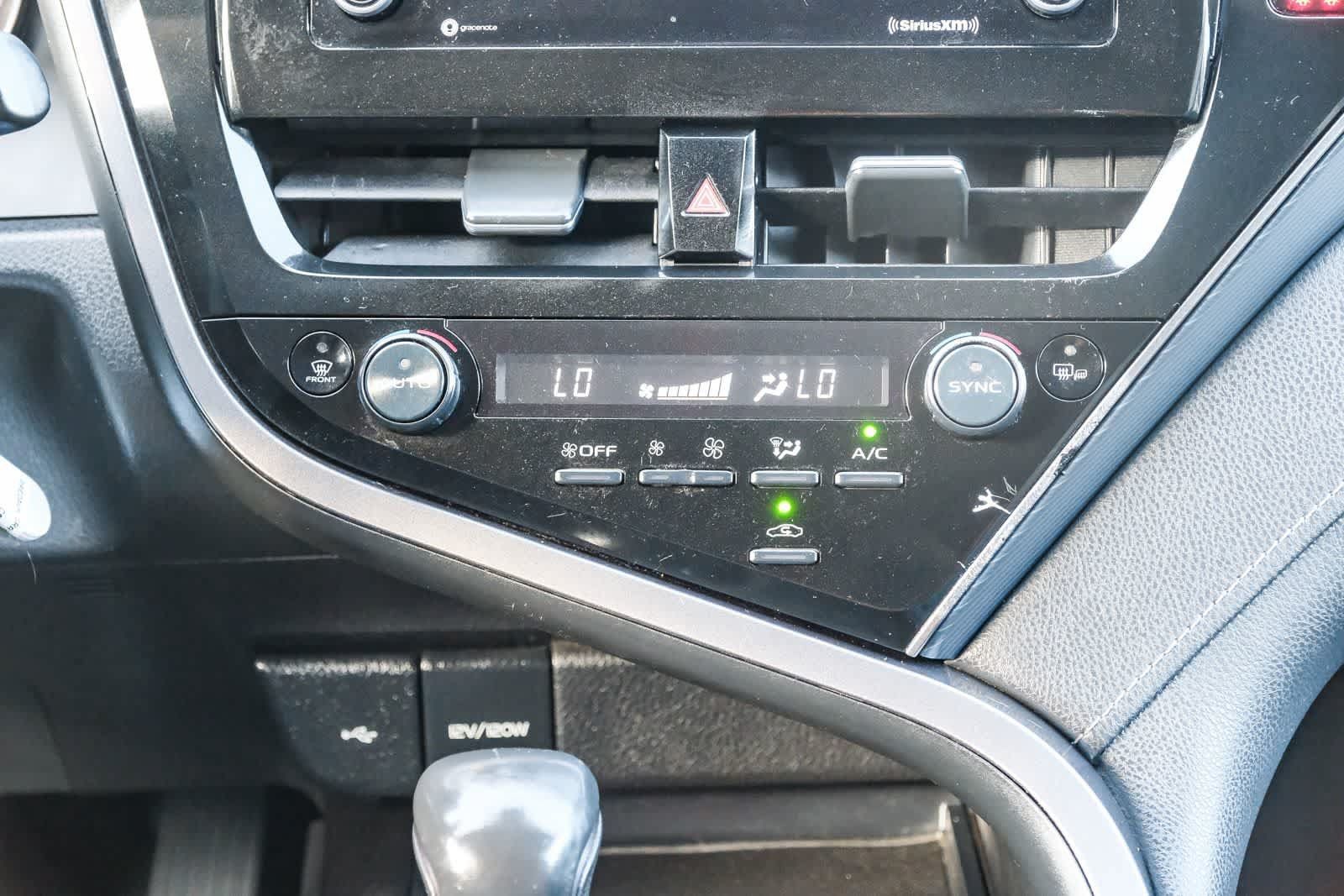 Used 2022 Toyota Camry SE FWD image 15