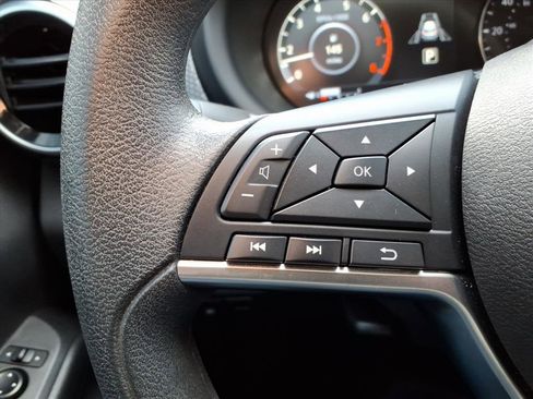 Used 2024 Nissan Kicks SV image 18