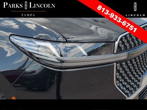 Certified 2025 Lincoln Navigator Reserve AWD/4WD image 5
