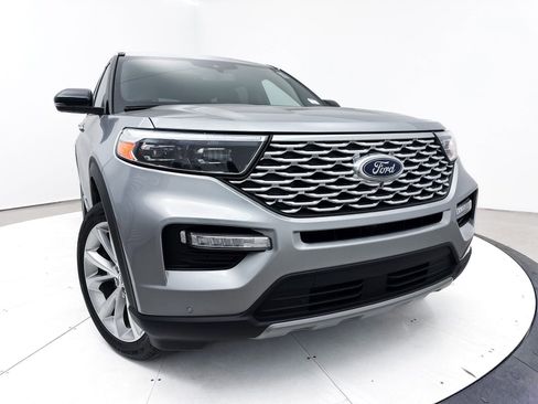 Used 2023 Ford Explorer Platinum w/ Technology Package image 8